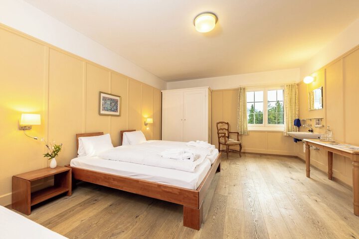 Room 47 of 103