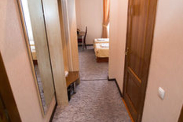Room 24 of 38