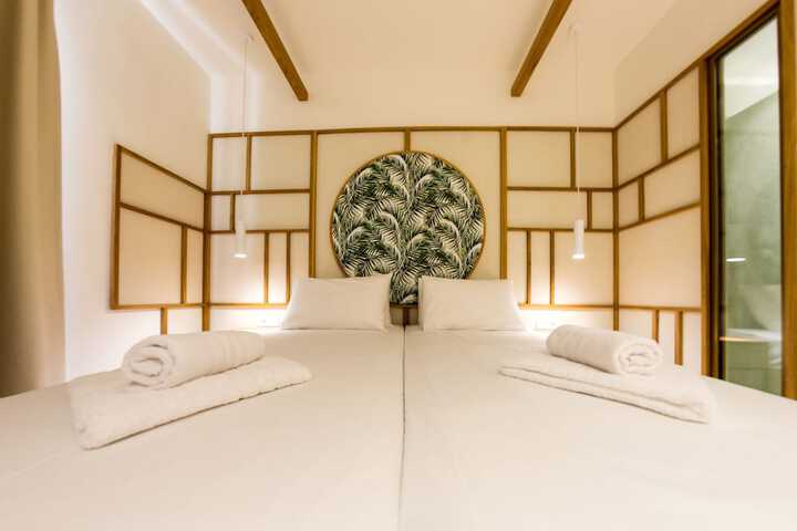 Room 2 of 89