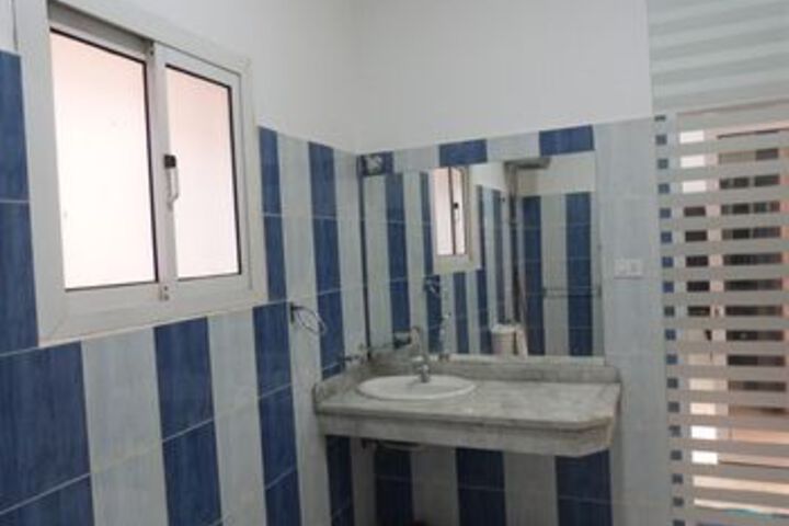 Room 4 of 48
