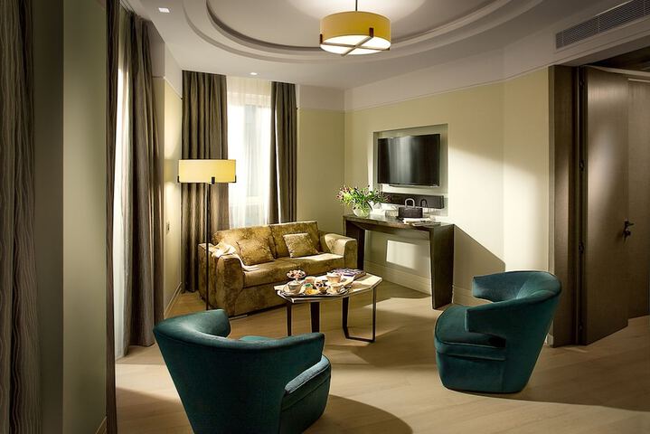 Room 33 of 72