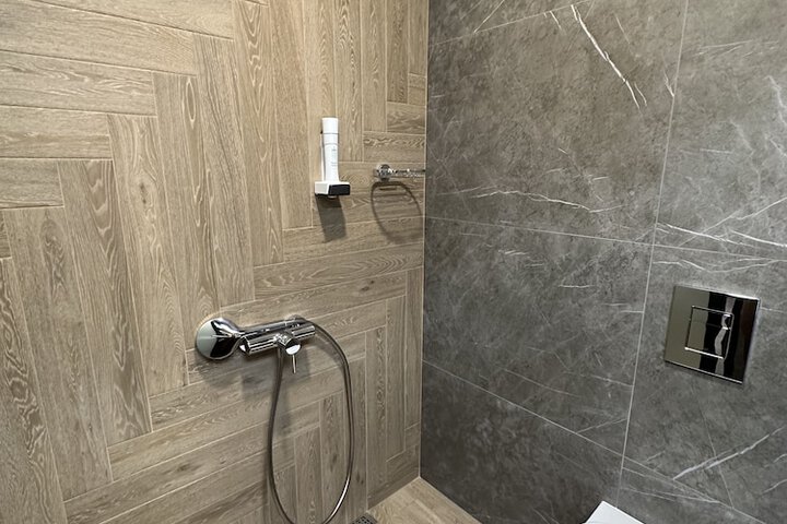 Room 16 of 22