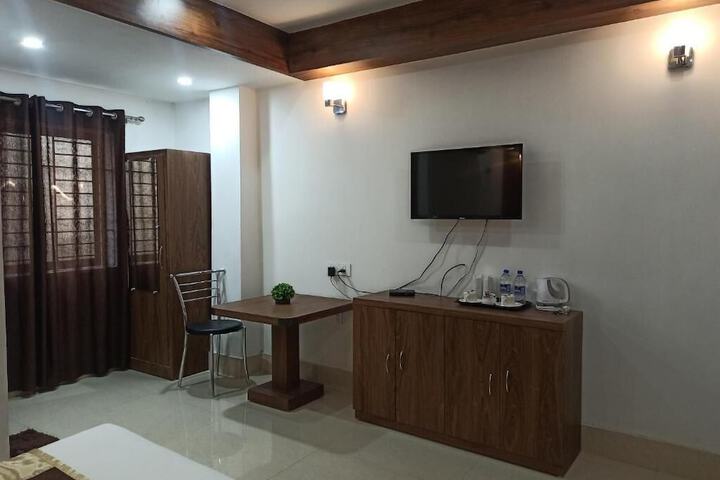 Room 10 of 35
