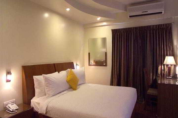 Room 7 of 8