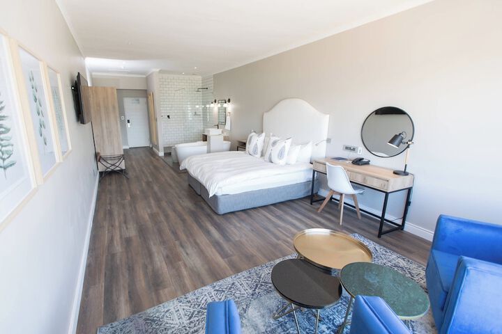 Room 14 of 121