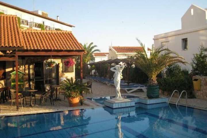 Hotel with Pool