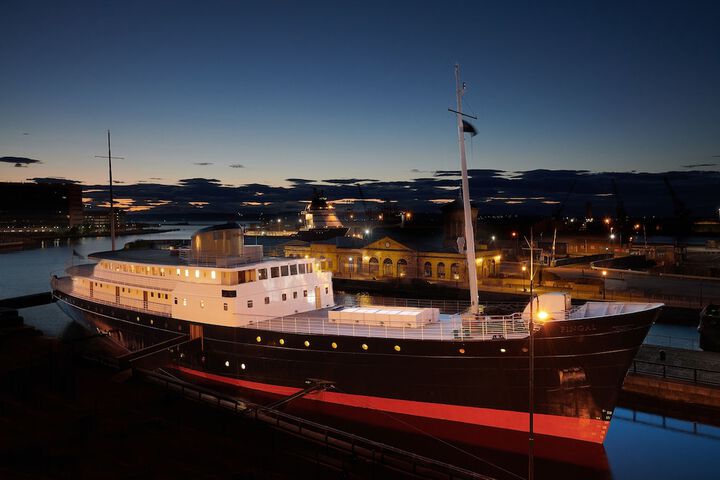 Fingal - a Luxury Floating Hotel