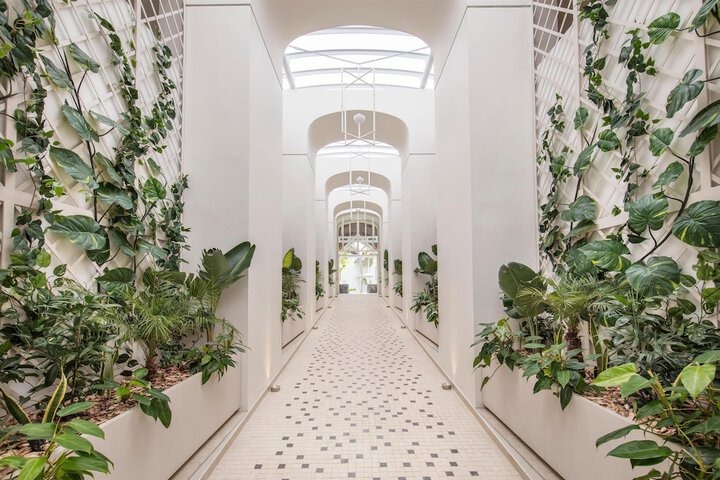 Entrance & Lobby