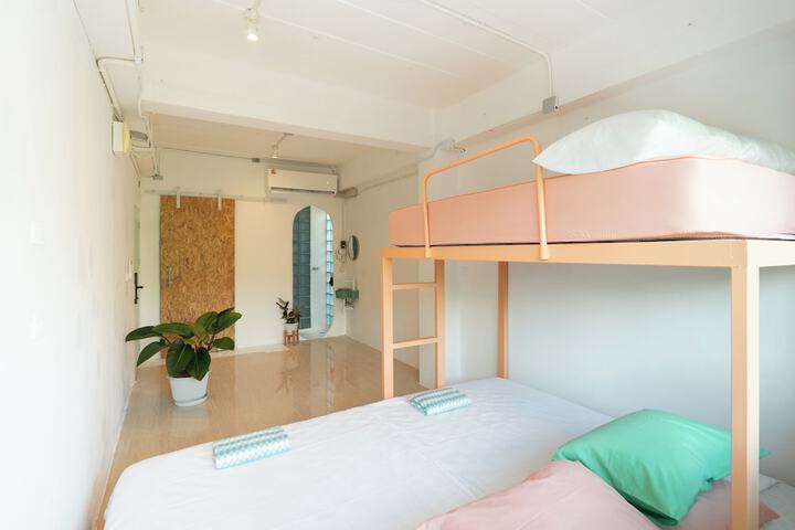 Room 13 of 31
