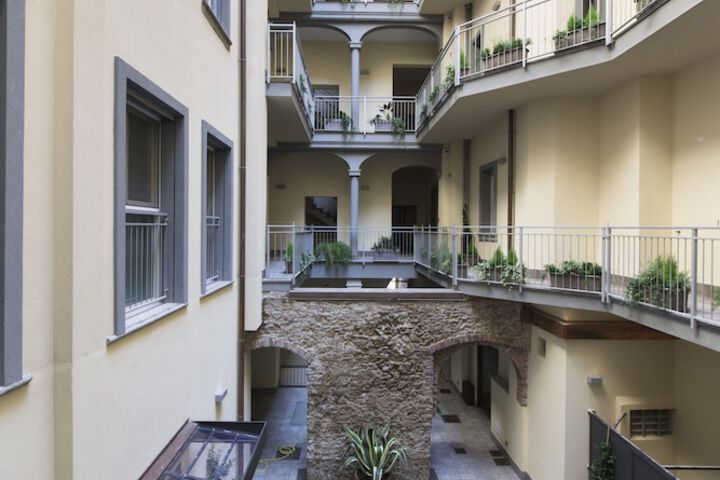 Hotel Exterior 182 of 189