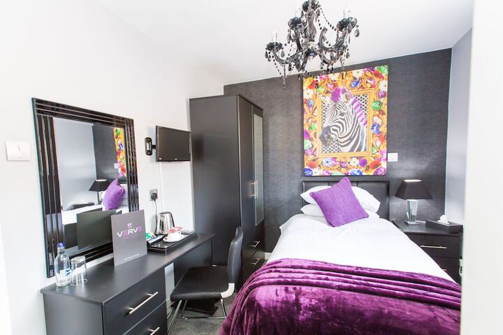Room 28 of 133
