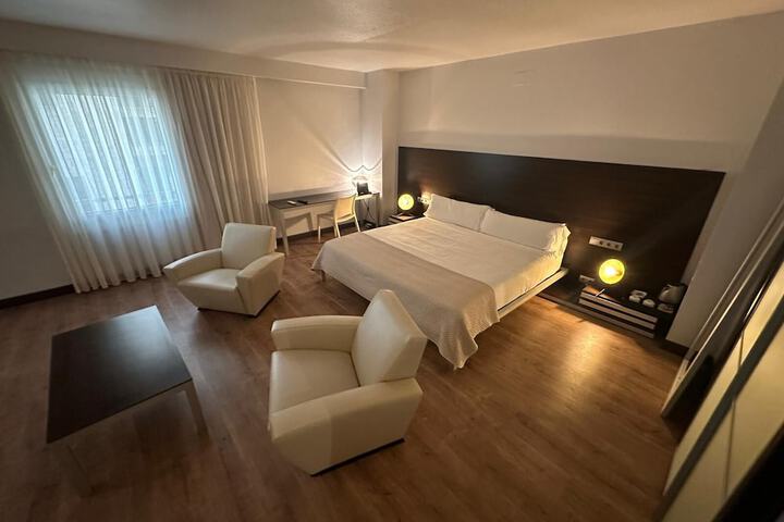Room 25 of 53