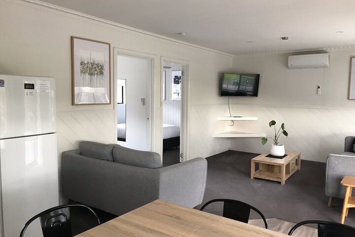 Room 32 of 69