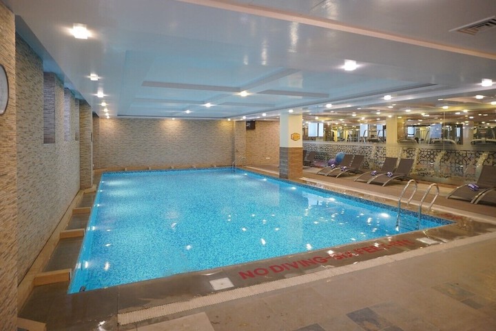 Pool 51 of 64