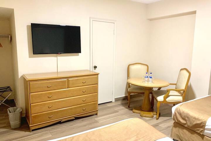 Room 13 of 30