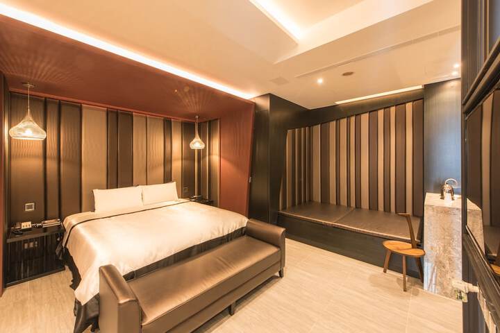 Room 9 of 36