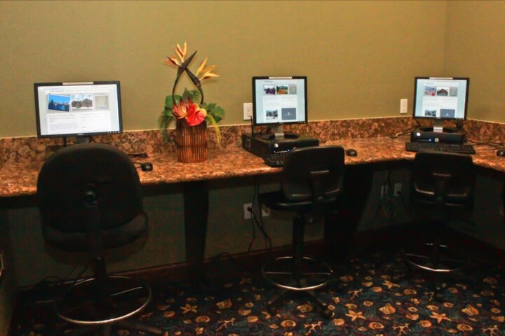 Business Center 48 of 53