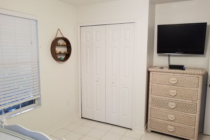 Room 3 of 27
