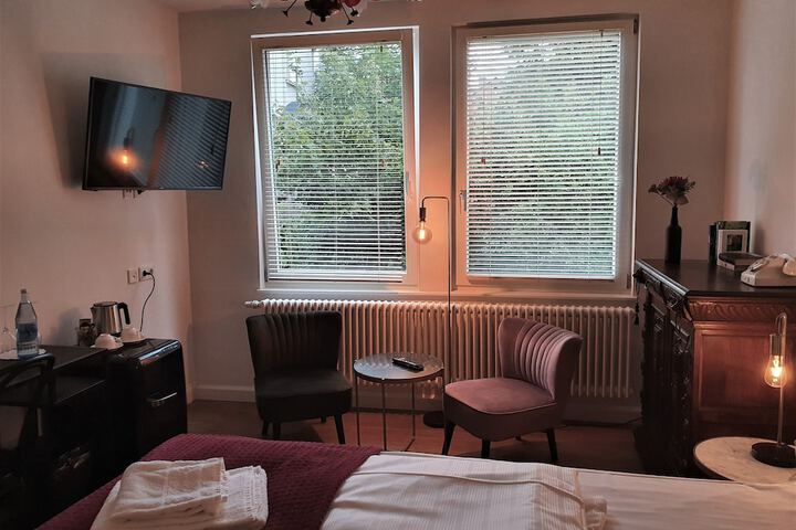 Room 14 of 37