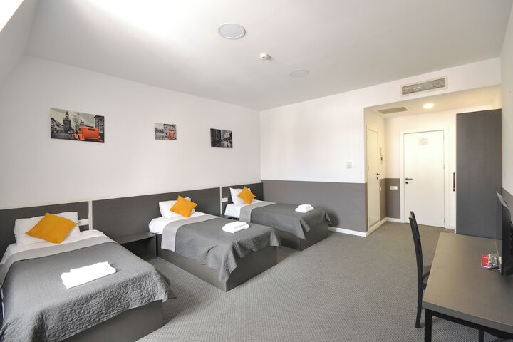 Room 17 of 41