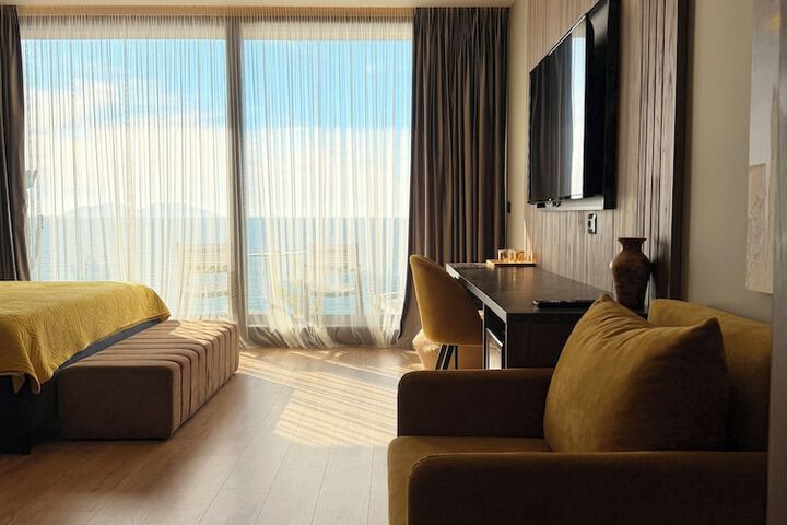 Room 30 of 80