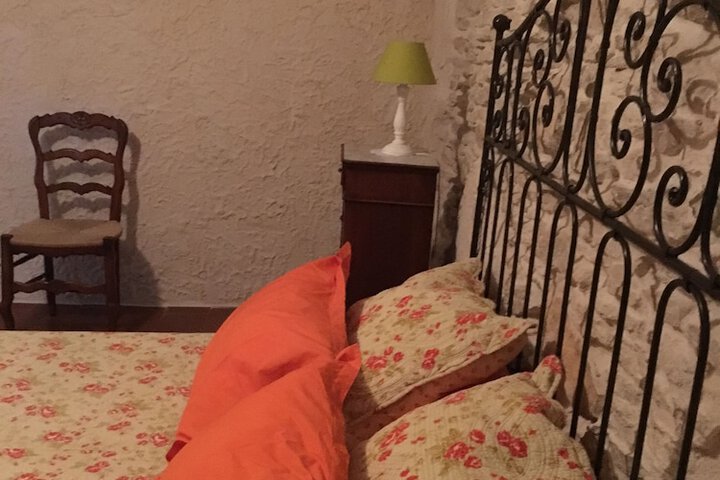 Room 5 of 98