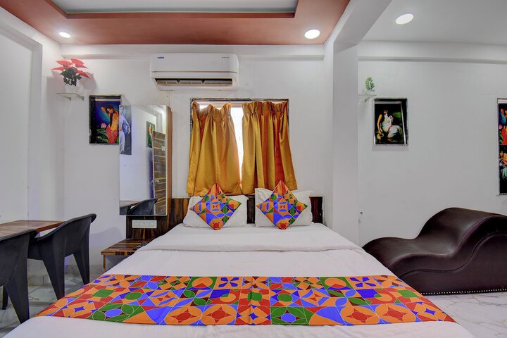 Room 8 of 28