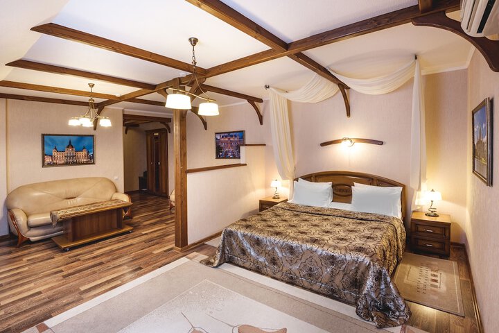 Room 11 of 63