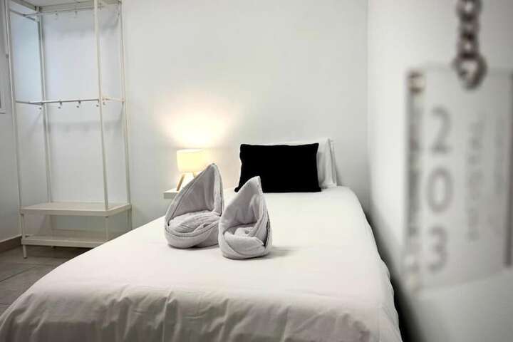 Room 8 of 32
