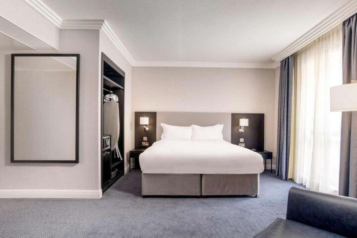 Room 60 of 144