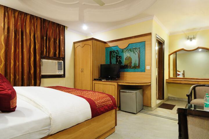 Room 13 of 29