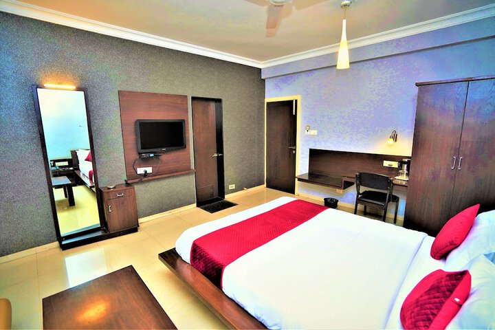 Room 8 of 19