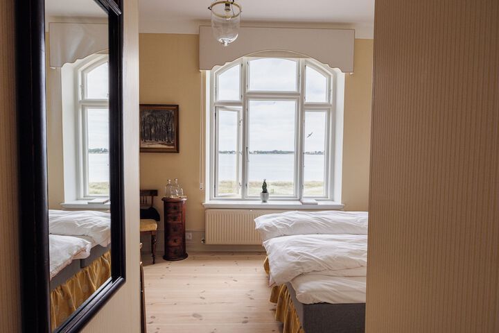 Room 9 of 26