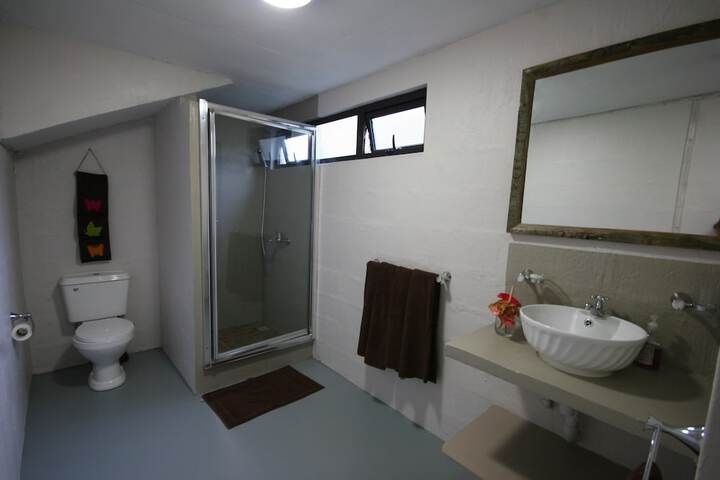 Room 33 of 90