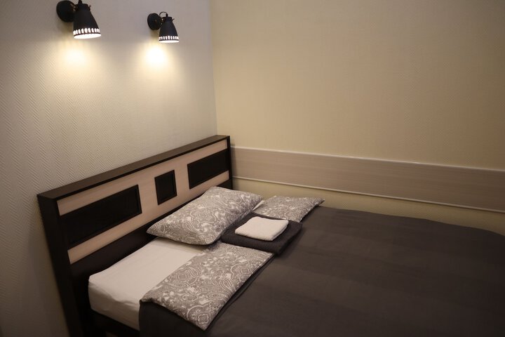 Room 13 of 19