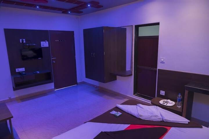 Room 3 of 43