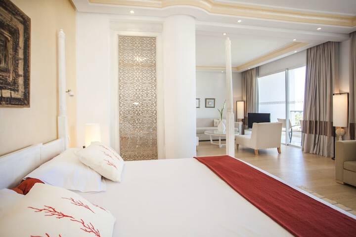 Room 6 of 34