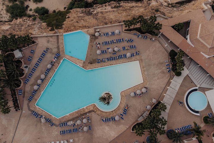Hotel Pool