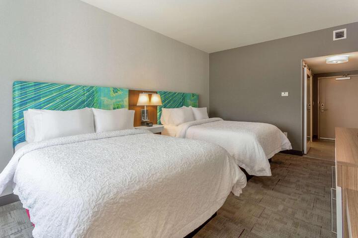 2 Queen Beds Hearing Accessible (1 of 6)