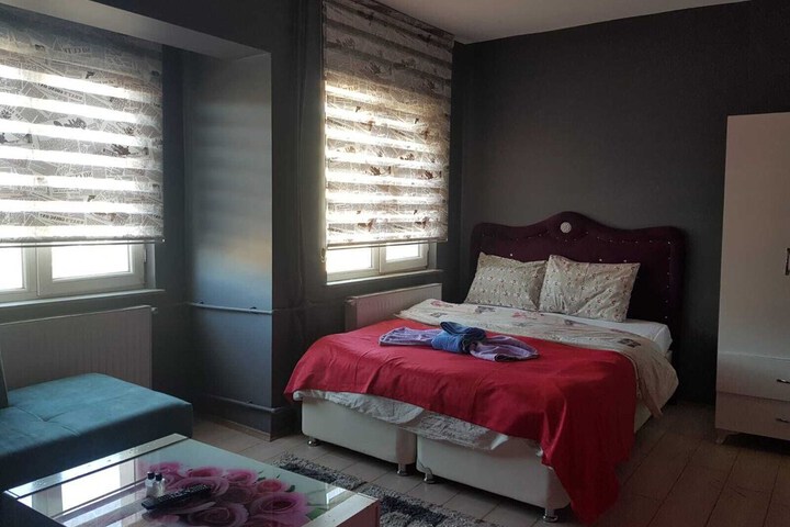 Room 2 of 25