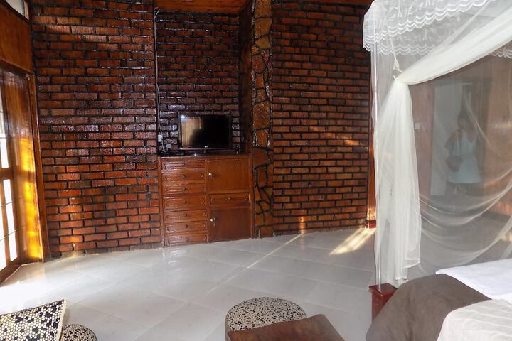 Room 7 of 23