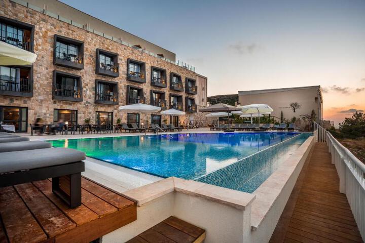 Pool 2 of 23