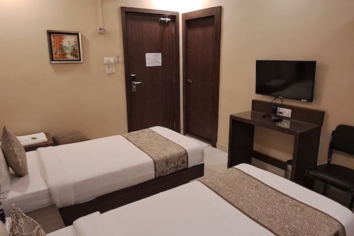 Room 4 of 23