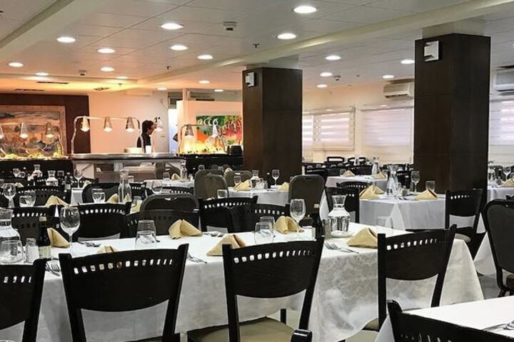 Ballroom/Hall 46 of 64