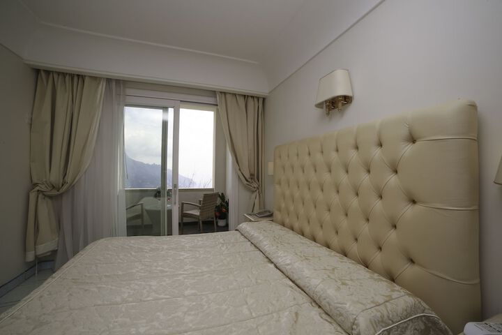 Room 28 of 52
