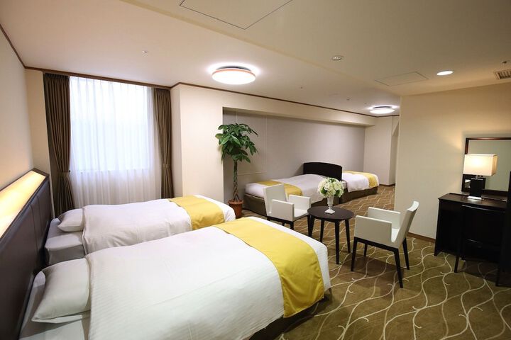 Room 6 of 65