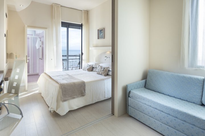 Room 15 of 32