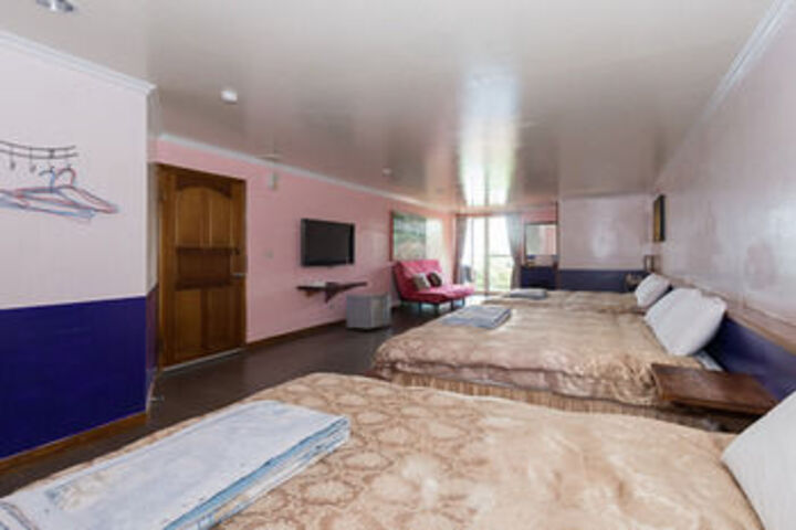 Room 20 of 65