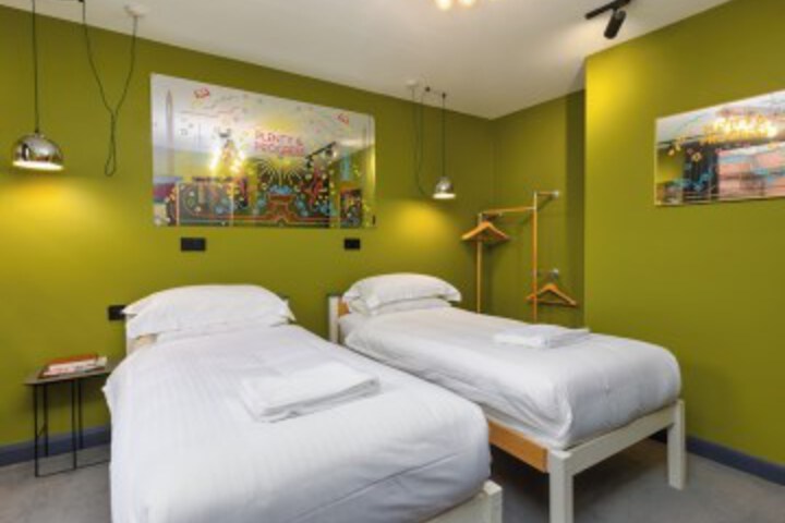 Room 54 of 109