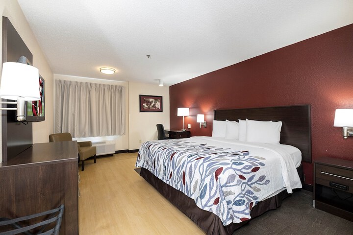 Standard King Bed Accessible (7 of 10)